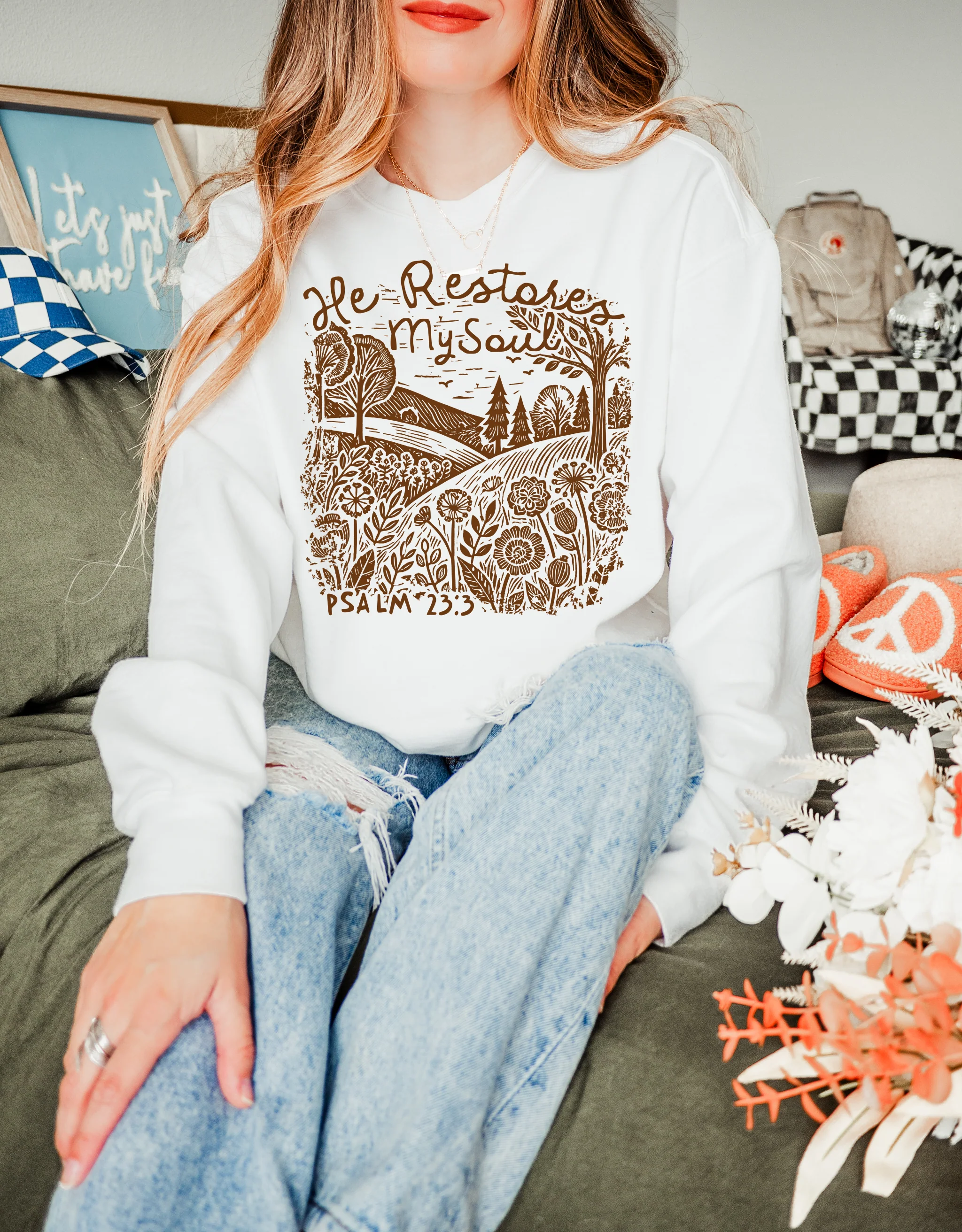 HE RESTORES MY SOUL UNISEX SWEATSHIRT - Image 3