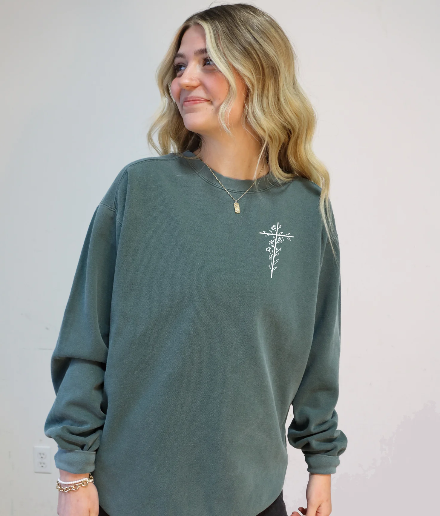 SIMPLE FLORAL CROSS UNISEX SWEATSHIRT - Image 2