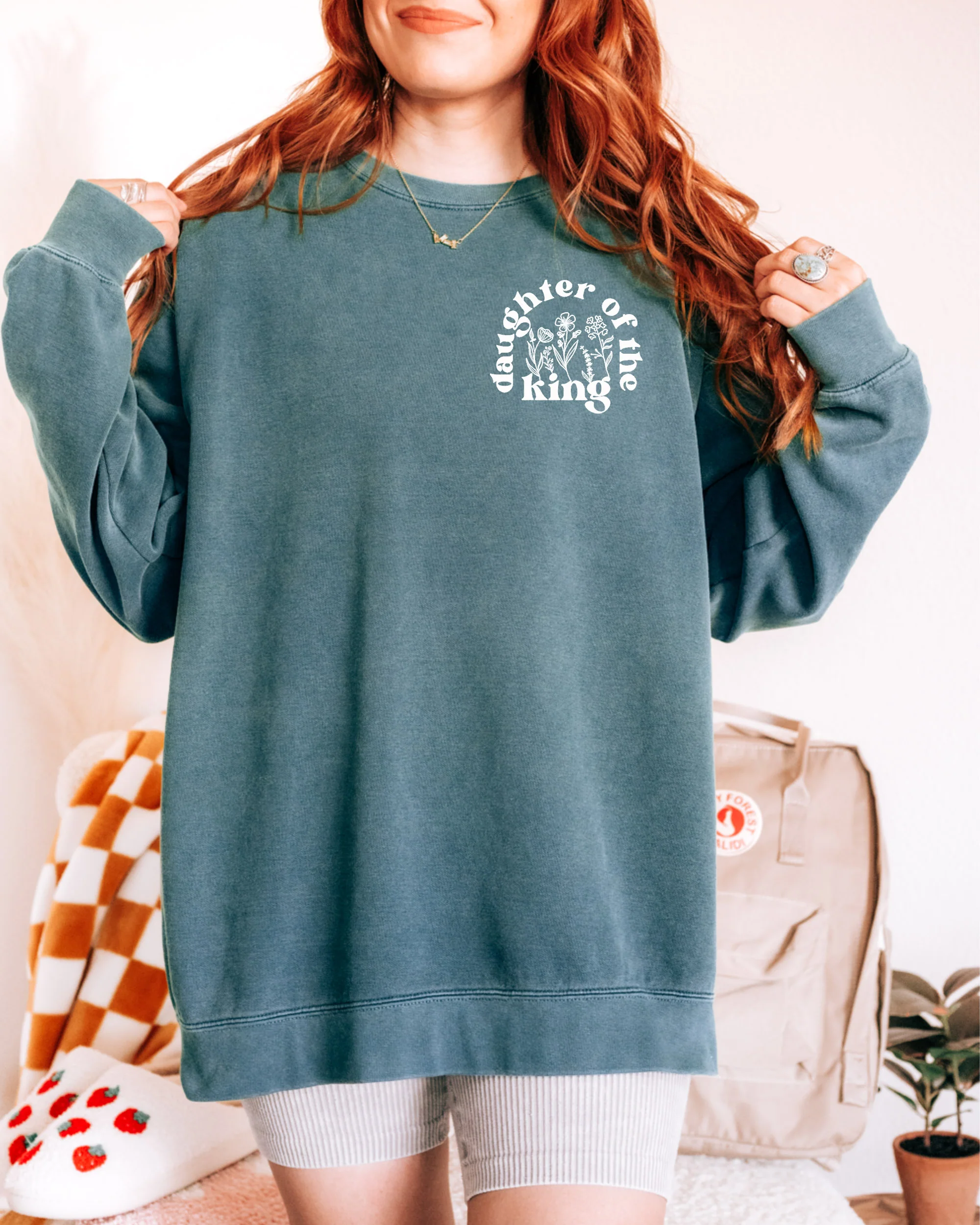 DAUGHTER OF THE KING POCKET DESIGN UNISEX SWEATSHIRT - Image 3