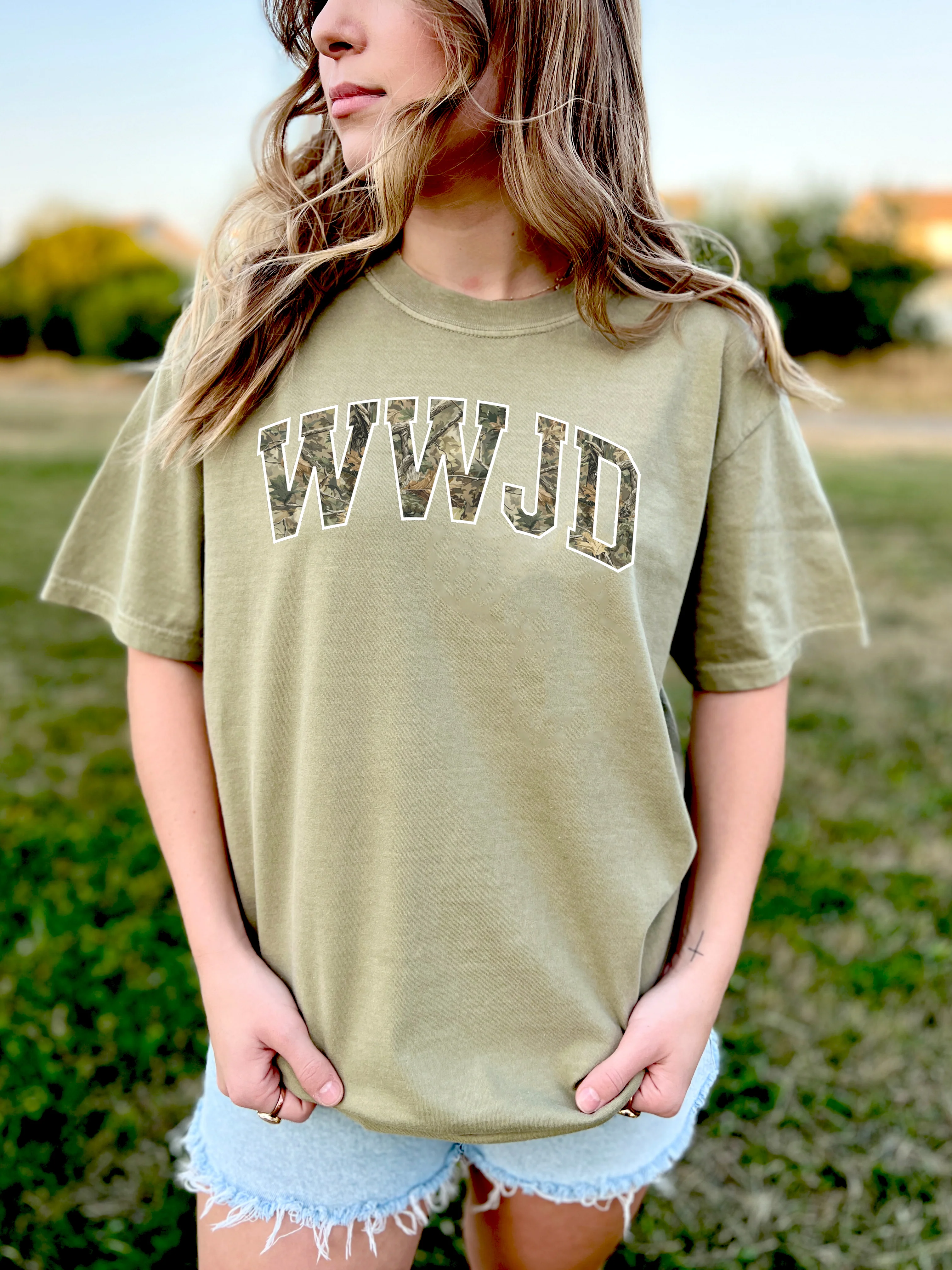CAMO WWJD UNISEX TEE